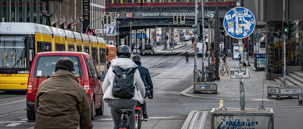 Der Angriff ereignete sich an der belebten Friedrichstraße. (Symbolbild)