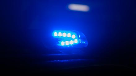 Blaulicht auf einem Polizeiwagen. (Symbolbild)