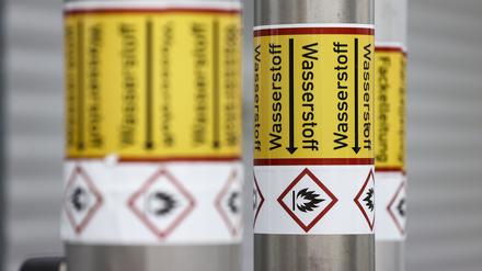 Leitungen für flüssigen Wasserstoff. 