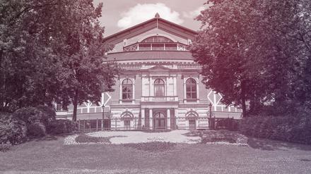 Weißt du, wie das wird? Die berühmte Nornen-Frage aus Wagners „Ring“ stellt sich jedes Jahr auch zum Saisonstart im Bayreuther Festspielhaus.