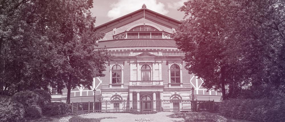 Weißt du, wie das wird? Die berühmte Nornen-Frage aus Wagners „Ring“ stellt sich jedes Jahr auch zum Saisonstart im Bayreuther Festspielhaus.