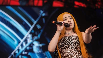 Die US-Rapperin Ice Spice bei ihrem Auftritt beim Roskilde-Festival in Dänemark im Juli 2024.
