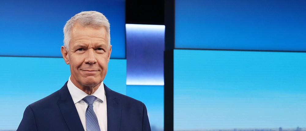 Mit seinen 32 Jahren Moderation von „RTL Aktuell“ hat Peter Kloeppel Fernsehgeschichte geschrieben. Gemeinsam mit seiner Kollegin Ulrike von der Groeben bedeutet das Weltrekord und einen Eintrag ins Guinness Buch der Rekorde.