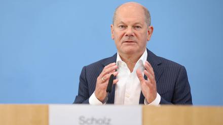 Olaf Scholz spricht auf der Bundespressekonferenz.