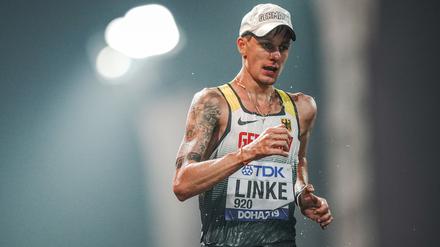 Der deutsche Geher Christopher Linke bei der Leichtatheltik-WM 2019 in Katar.