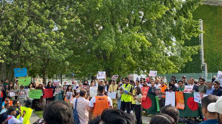 Bangladesch-Demonstration vor dem Kanzleramt.
