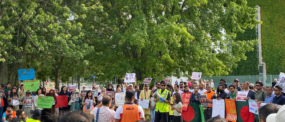 Bangladesch-Demonstration vor dem Kanzleramt.
