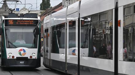 Straßenbahn der Linie 96.