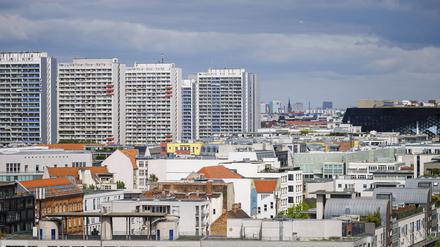 Blick auf Wohnhäuser in Berlin-Mitte. 