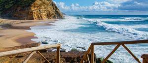 Der Sao Juliao Beach in Ericeira, Portugal.