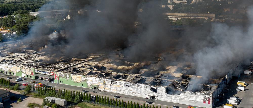 Ein Einkaufszentrum im polnischen Warschau steht in Brand. (Symbolbild)