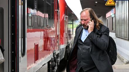 Anton Hofreiter (Grüne) am Zug im Kempten.