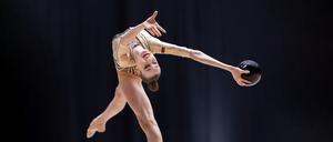 Die 17-jährige Sportgymnastin Darja Varfolomeev tritt für Deutschland in Paris an.