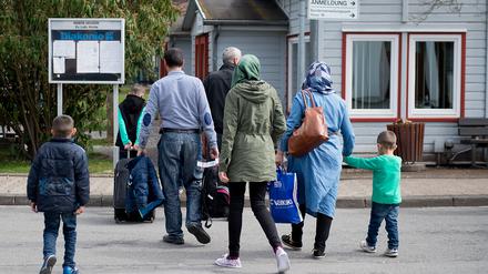 Syrische Flüchtlinge kommen in das Grenzdurchgangslager Friedland. Das Foto stammt aus dem Jahr 2016