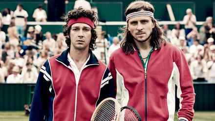 Die beiden Tennisstars Björn Borg (Sverrir Gudnason, re.) und John McEnroe (Shia LaBeouf) stehen 1980 im Finale von Wimbledon. Das Duell soll legendär werden …