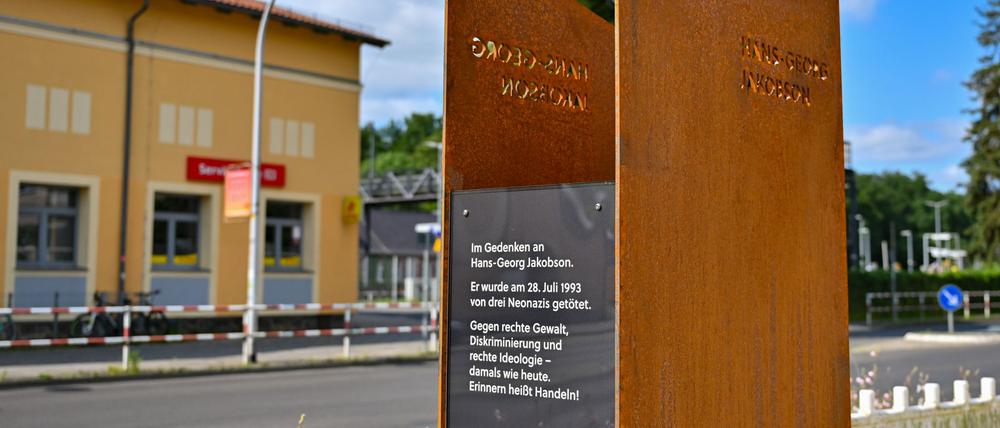 Ein neues Denkmal erinnert in Strausberg an die Todesopfer rechter Gewalt – und an Hans-Georg Jakobson. Er wurde 1993 in Strausberg aus einer S-Bahn gestoßen.