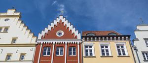 Steuern, Gebühren und Beratungshonorare verteuern überall in Europa den Immobilienkauf. 