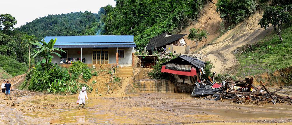 Der Sturm war am Dienstag in Vietnam auf Land getroffen und sorgte in den vergangenen Tagen für starke Regenfälle.