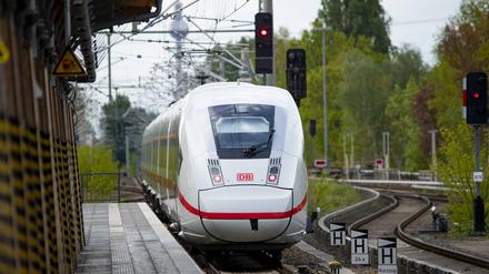 Lokführer legen in ihrer Arbeitszeit immer weniger Strecke zurück. 