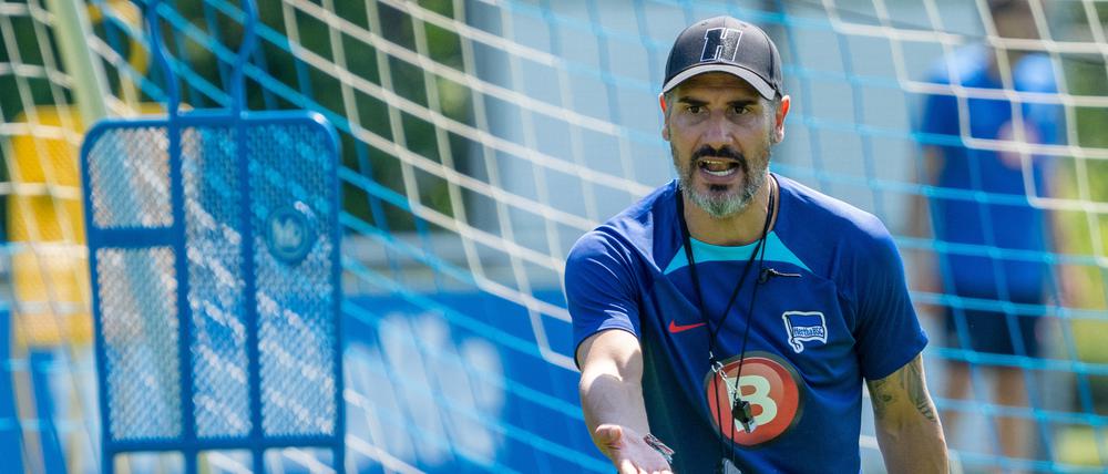 Hertha-Trainer Cristian Fiél hat mit seinem Team noch einiges zu tun.