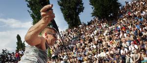 Im Mauerpark versammeln sich im Sommer Berliner und Touristen zum Karaoke singen. 
