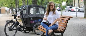 Claudia Kanitz mit Lastenrad.
