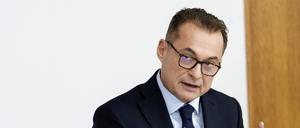 Joachim Nagel, Bundesbank-Präsident, sieht keine Evidenz dafür, dass große Firmen Deutschland verlassen und sich verstärkt im Ausland ansiedeln.