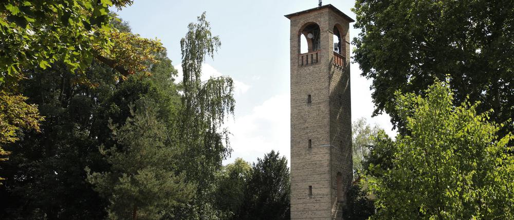 Der Persiusturm in der Bornimer Feldflur.