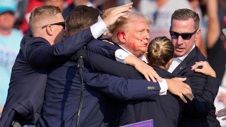 Donald Trump sagt: „Es war leider eine Kugel, die mein Ohr traf.“