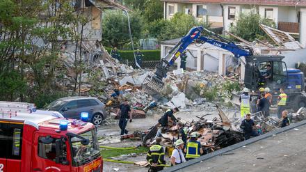 Rettungskräfte arbeiten an der Unglücksstelle in memmingen.