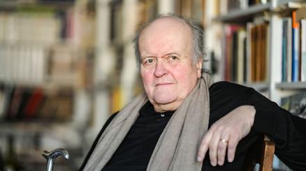 Wolfgang Rihm in seiner Wohnung im Jahr 2022.