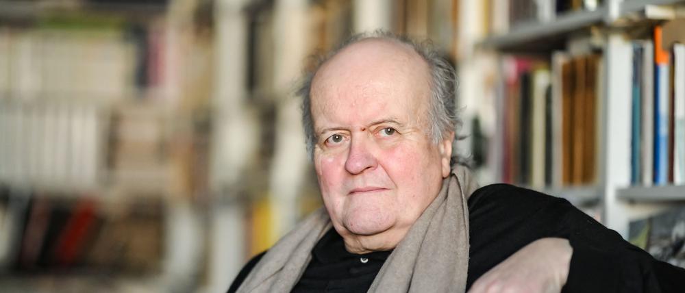 Wolfgang Rihm in seiner Wohnung im Jahr 2022.