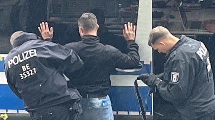 Der Neonazi Julian M. wurde im Juli am Rande des CSD 2024 in Berlin festgenommen.