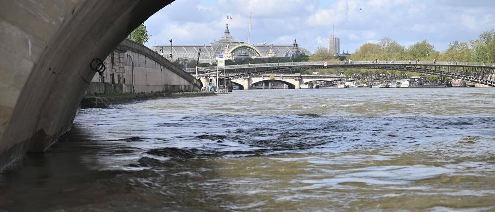 Paris, manchmal ein Fest fürs Leben, auch bei Modiano.