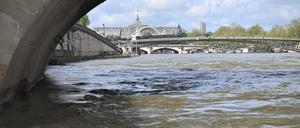 Paris, manchmal ein Fest fürs Leben, auch bei Modiano.