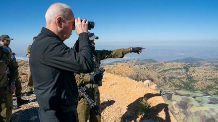 7. Juli besuchte Verteidigungsminister Yoav Gallant Israels Nordgrenze zu Libanon.  
