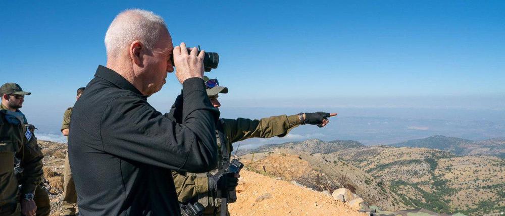 7. Juli besuchte Verteidigungsminister Yoav Gallant Israels Nordgrenze zu Libanon.