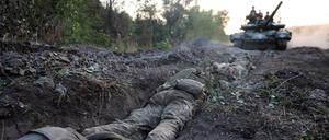 Ukrainische Soldaten bei einer Übung. (Symbolbild)