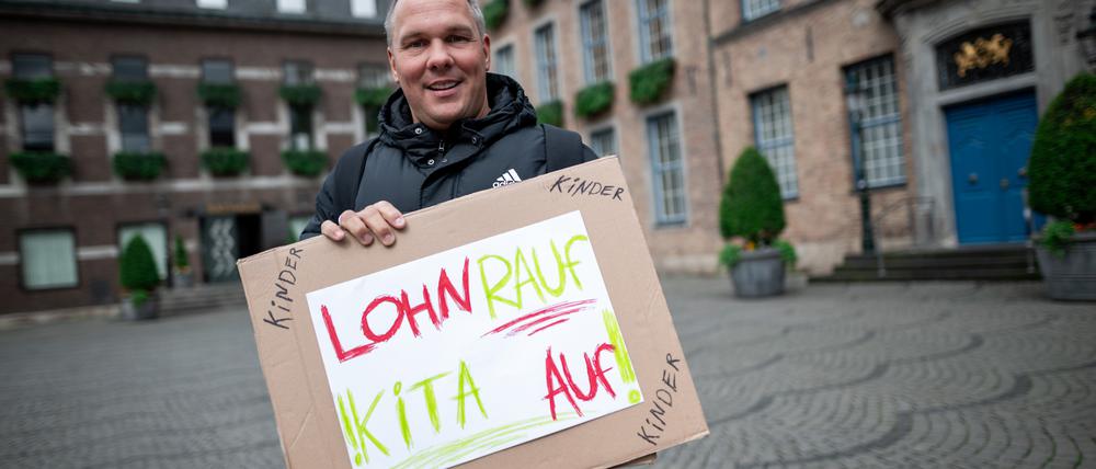 Alex Liefermann, Vater, der gegen die Kita-Krise demonstriert