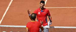 Novak Djokovic und Rafael Nadal nach dem Match.