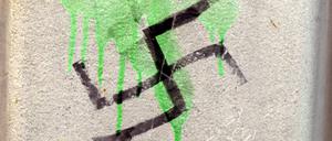 Ein Hakenkreuz-Graffiti (Symbolbild). 