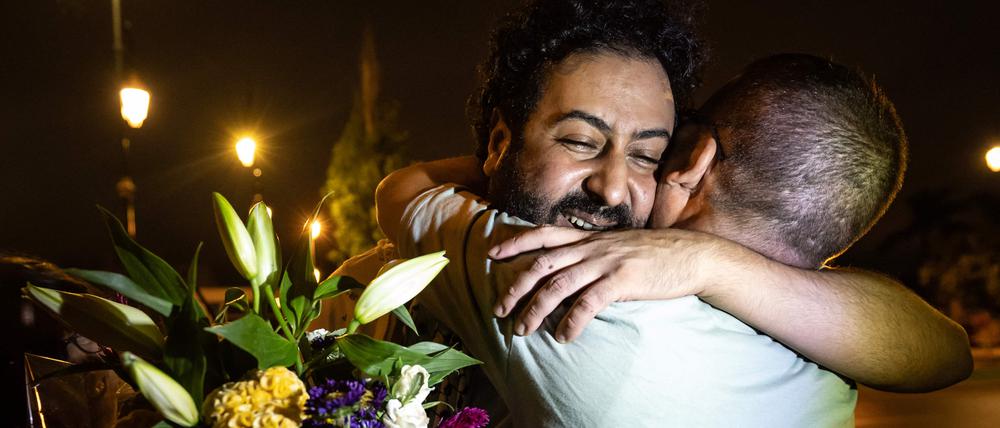 Der Regime-kritische Journalist Omar Radi bei der Freilassung aus dem Gefängnis am Montagabend. 