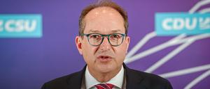 CSU-Landesgruppenchef Dobrindt will ein „neues Leistungssystem für Asylbewerber“. (Archivbild)