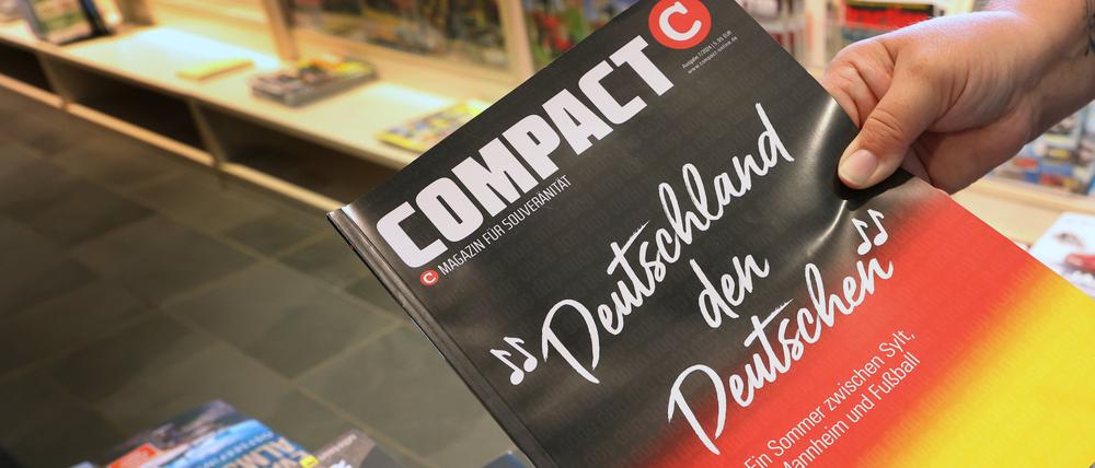 Das Bundesinnenministerium hat die als rechtsextremistisch eingestufte Zeitschrift „Compact“ verboten.
