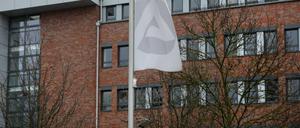 Die Zahl der Arbeitslosen legte saisonal bedingt zu.