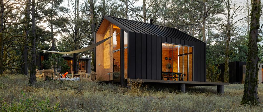 Ein Tiny House: Raus aus der großen Stadt, in der Wohnraum teuer und Natur ein rares Gut ist.