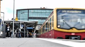 Der S-Bahnhof Warschauer Straße in Friedrichshain-Kreuzberg