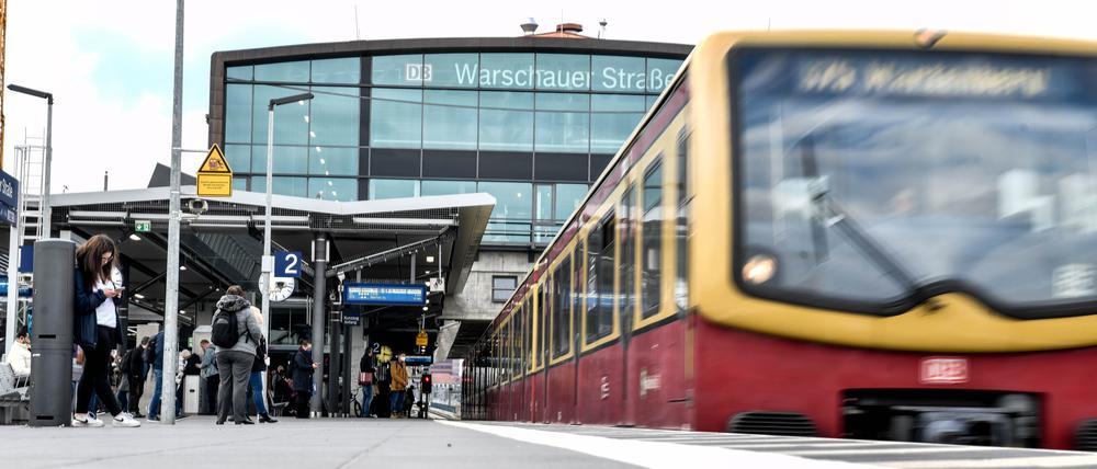 Der S-Bahnhof Warschauer Straße in Friedrichshain-Kreuzberg
