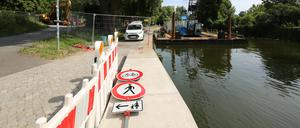 Uferweg Alte Fahrt gesperrt für Baustelle Regenwasserkanal und Ausbauwerk