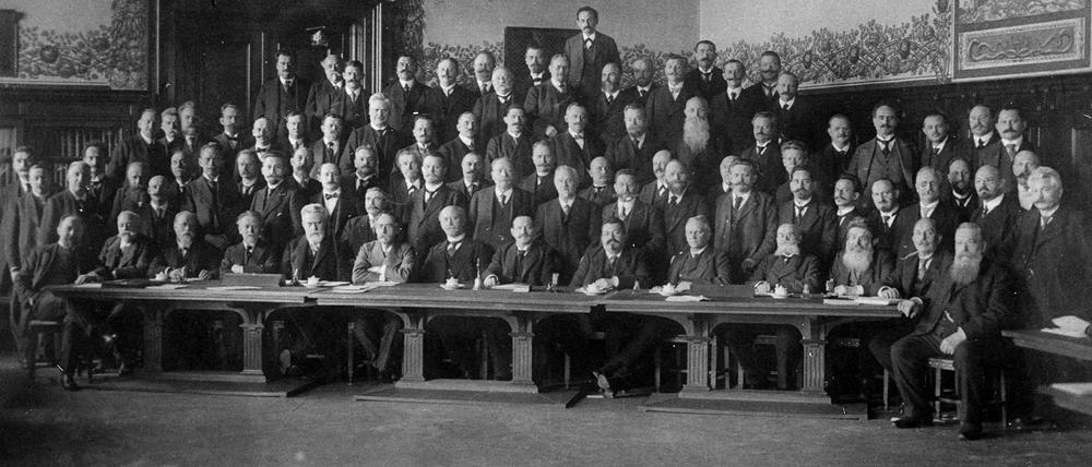 Sozialdemokratische Reichstagsfraktion Anfang 1914.